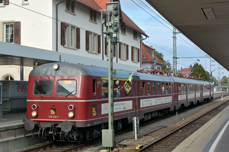 425 420 als DPE 90140 bei km 15,6 (September 2013)