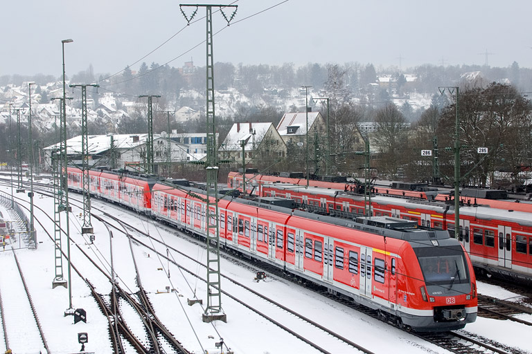 430 023 und 430 022 bei km 16,0 (M&auml;rz 2013)