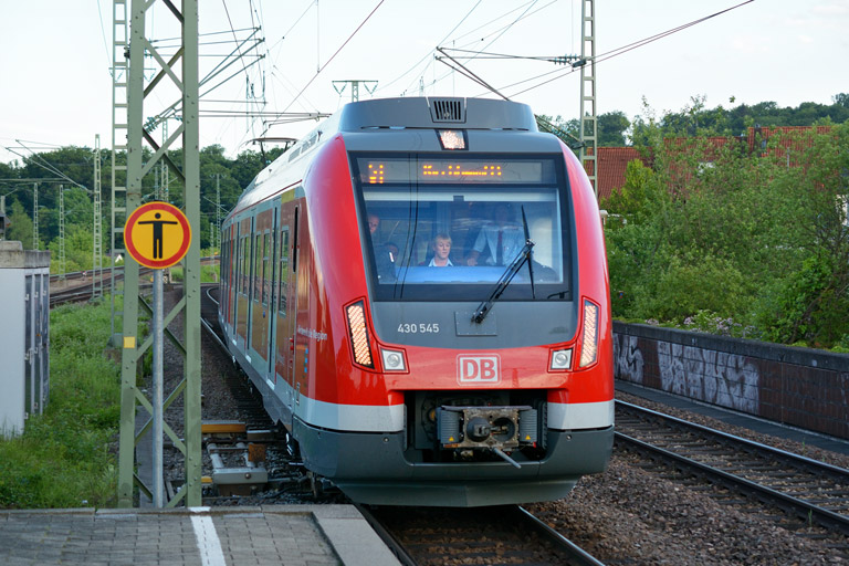 430 545 als S1 bei km 16,8 (Juni 2013)