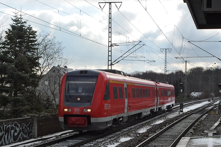 612 901 als ST 91468 bei km 16,8 (Februar 2013)