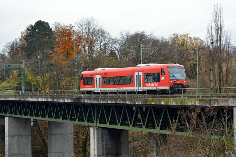 650 301 als RE 28635 bei km 14,6 (November 2013)