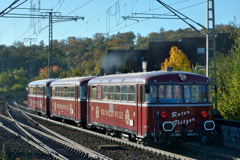 998 554, 998 417 und 798 469 als DPE 81248 bei km 16,8 (Oktober 2013)