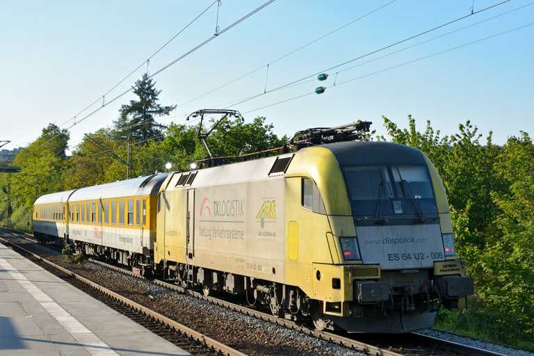 ES 64 U2-006 mit NbZ 91526 bei km 14,2 (Juni 2013)