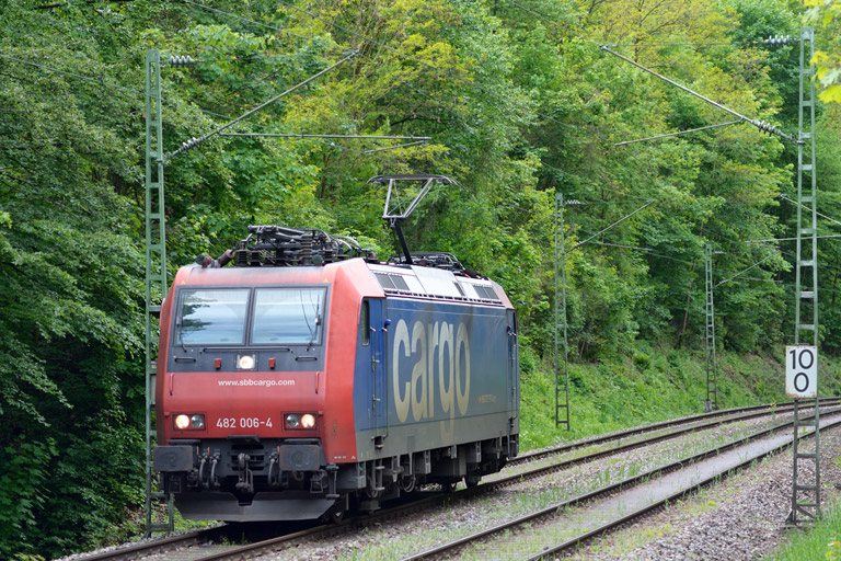 482 006 bei km 10,0 (Mai 2013)