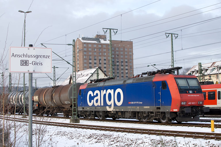 482 022 bei km 15,6 (Februar 2013)
