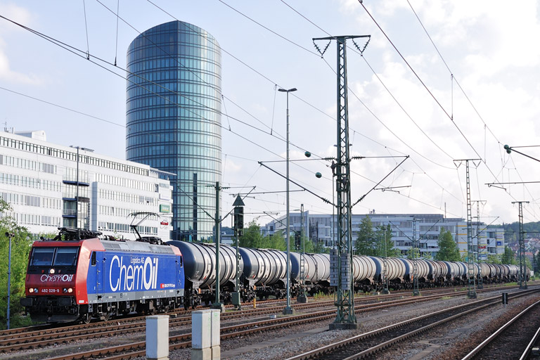 482 028 bei km 15,4 (Juni 2013)