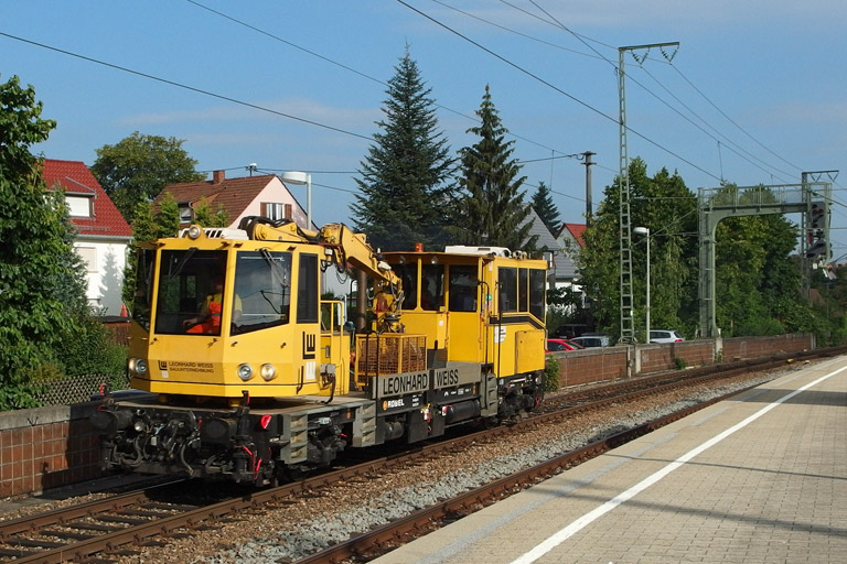 Robel Hublader-Gleiskraftwagen bei km 16,8 (August 2013)