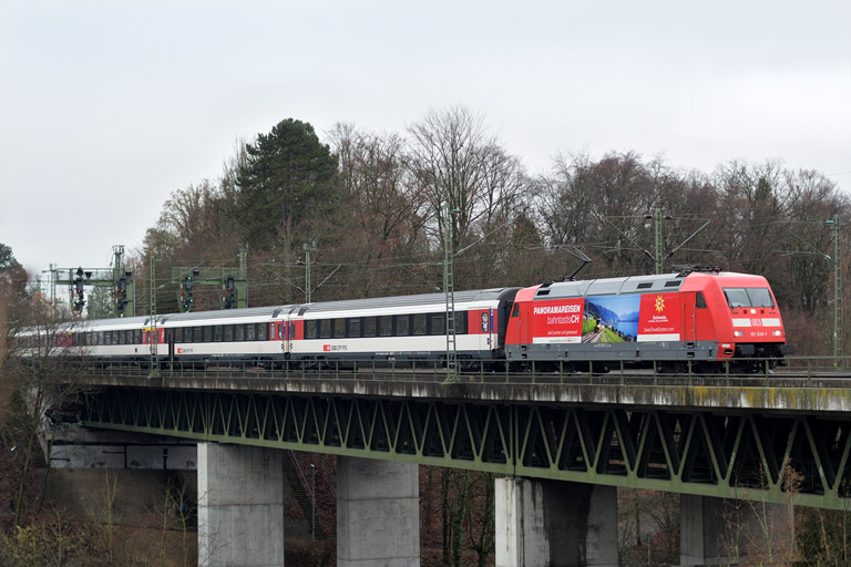 101 029 mit IC 186 bei km 14,6 (Februar 2014)