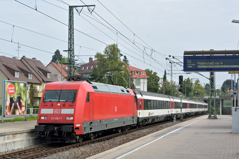 101 091 mit IC 183 bei km 15,6 (September 2014)