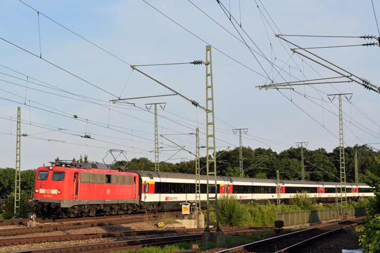 115 198 mit IC 182 bei km 17,0 (Juli 2014)