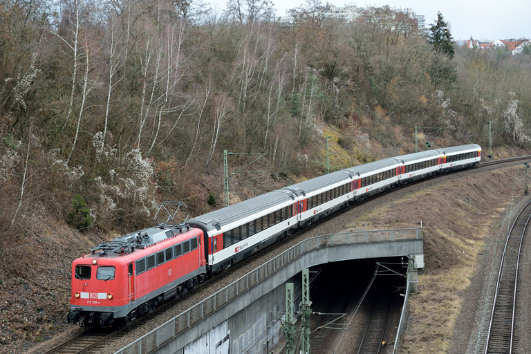 115 198 mit IC 185 bei km 13,8 (Februar 2014)