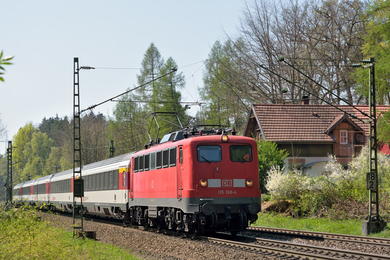 115 198 mit IC 280 bei km 18,2 (April 2014)