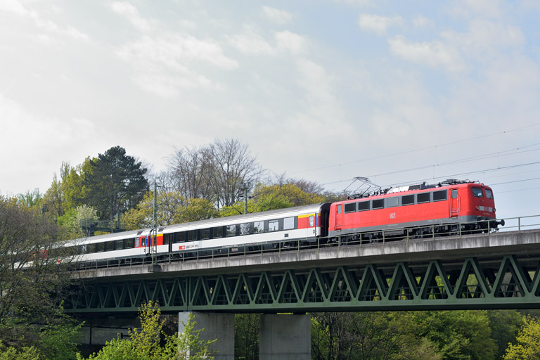 115 198 mit IC 282 bei km 14,6 (April 2014)
