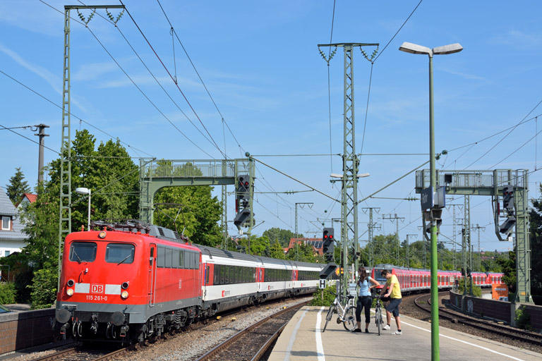 115 261 mit IC 183 bei km 16,6 (Juni 2014)