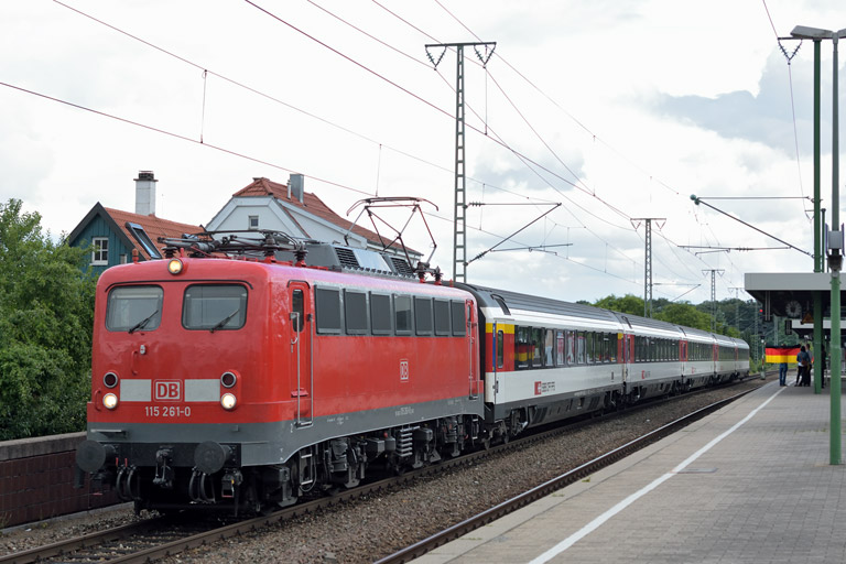 115 261 mit IC 184 bei km 16,8 (Juli 2014)