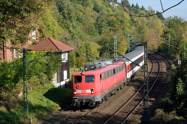 115 278 mit IC 185 bei km 9,4 (Oktober 2014)