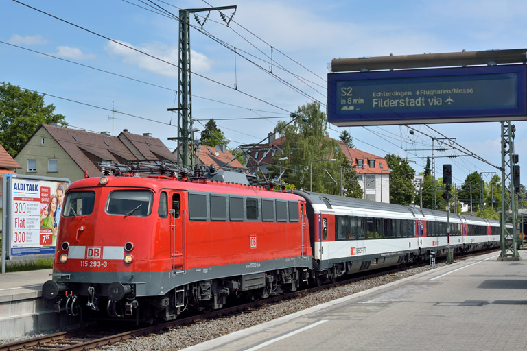 115 293 mit IC 185 bei km 15,6 (Mai 2014)