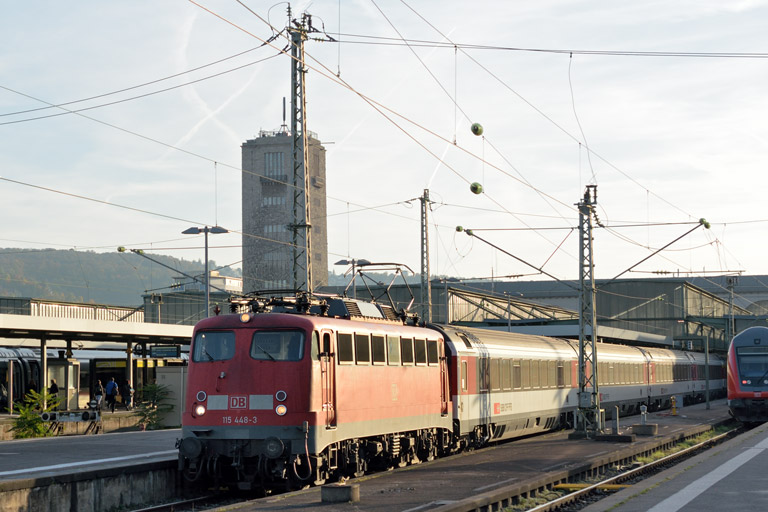 115 448 mit IC 281 bei km 0,6 (November 2014)