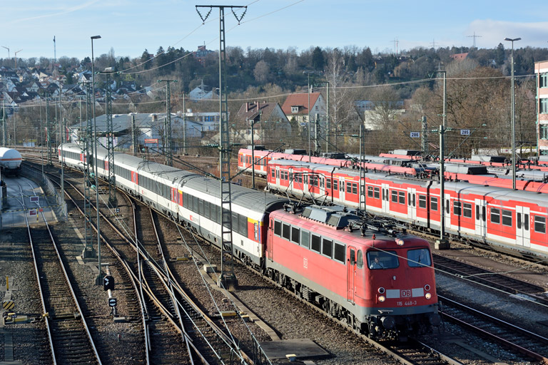115 448 mit IC 282 bei km 16,0 (Januar 2014)