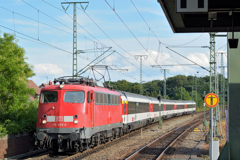 115 459 mit IC 184 bei km 16,8 (August 2014)