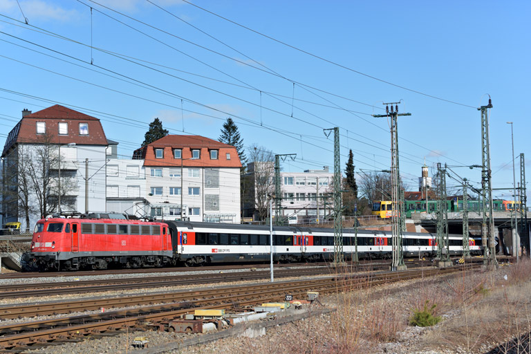 115 459 mit IC 185 bei km 15,4 (Februar 2014)