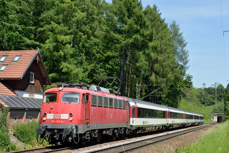 115 459 mit IC 187 bei km 18,2 (Juni 2014)