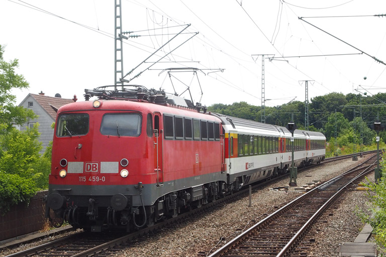 115 459 mit IC 2902 bei km 16,8 (Juli 2014)