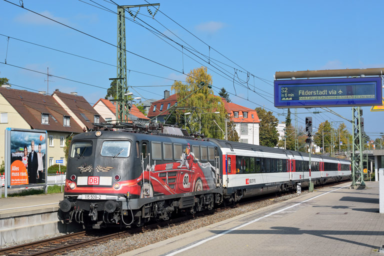 115 509 mit IC 187 bei km 15,6 (Oktober 2014)