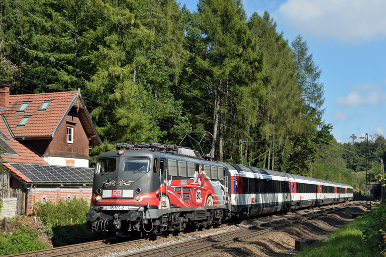 115 509 mit IC 2547 bei km 18,2 (September 2014)