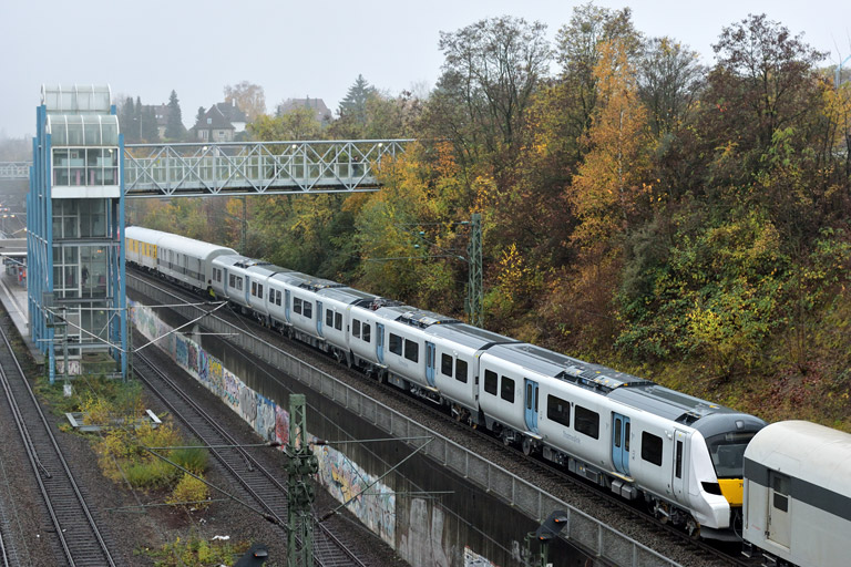 "Thameslink" Class 700 bei km 14,0 (November 2014)