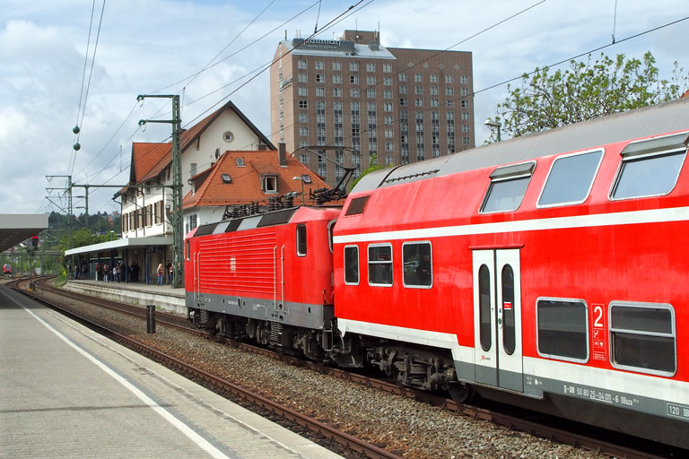 143 569 mit RbZ 18996 bei km 15,6 (Mai 2014)