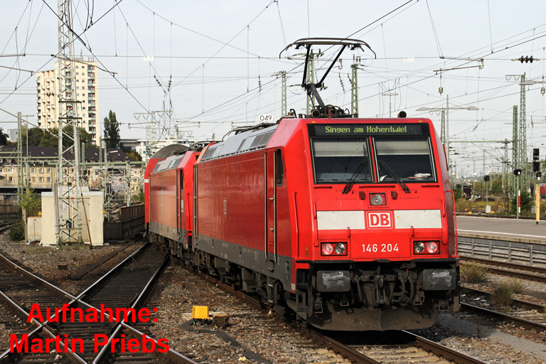 146 204 und 146 214 mit RE 19045 bei km 0,6 (September 2014)