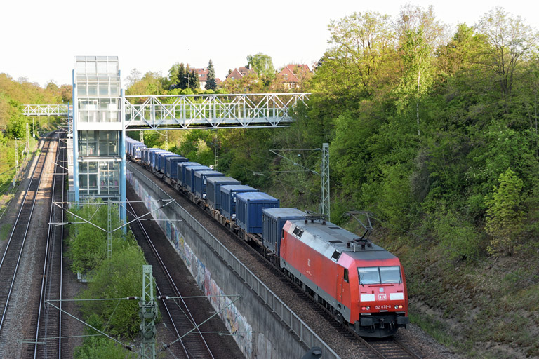 152 079 mit KT 50566 bei km 14,0 (April 2014)
