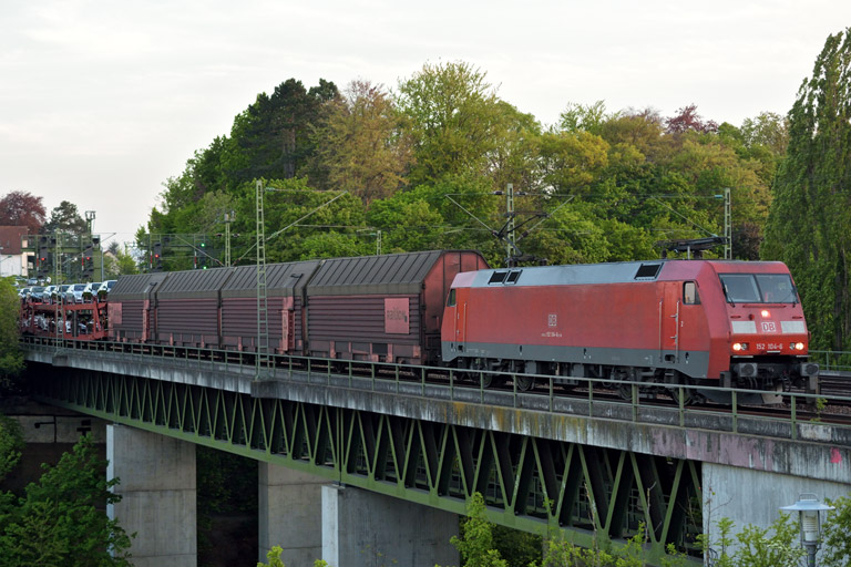 152 104 mit GA 52930 bei km 14,6 (April 2014)