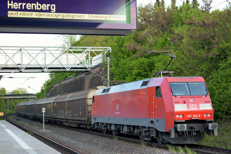 152 104 mit GM 47717 bei km 14,2 (April 2014)
