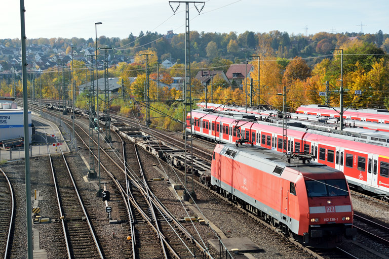152 130 mit KT 50054 bei km 16,0 (November 2014)