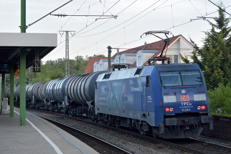 152 136 mit GC 46333 bei km 16,8 (April 2014)