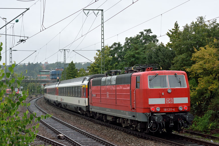 181 211 mit IC 2511 bei km 15,8 (September 2014)