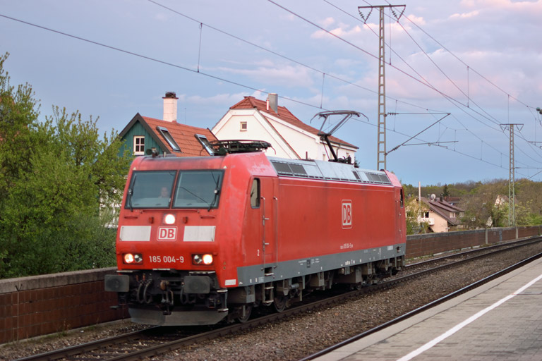 185 004 als T 67085 bei km 16,8 (April 2014)