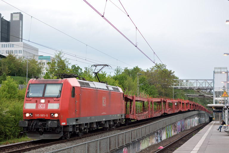 185 065 mit EK 56181 bei km 14,2 (April 2014)