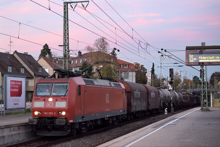 185 093 mit EZ 44691 bei km 15,6 (November 2014)