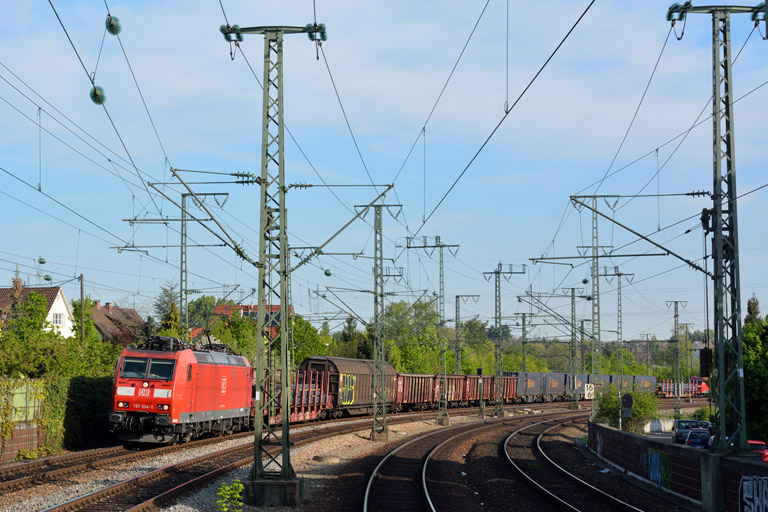 185 094 mit EZ 44689 bei km 16,6 (April 2014)