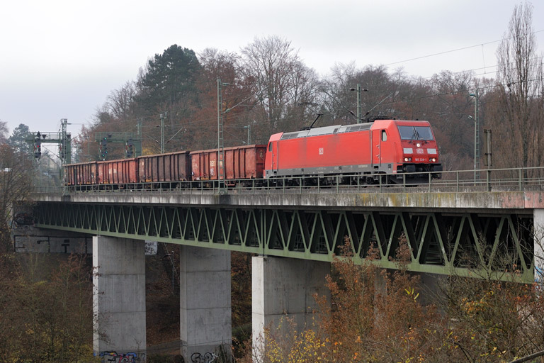 185 338 mit EK 74812 bei km 14,6 (November 2014)