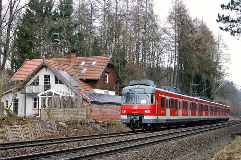420 400 als Lr 73690 bei km 18,2 (Januar 2014)