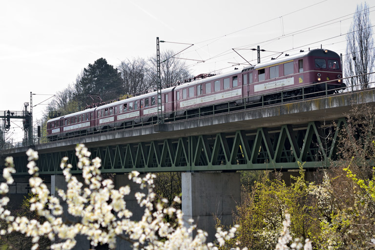 425 420/120 als DPN 25486 bei km 14,6 (M&auml;rz 2014)