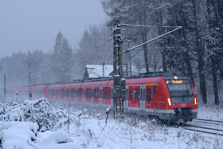 430 516 als S1 bei km 18,2 (Dezember 2014)