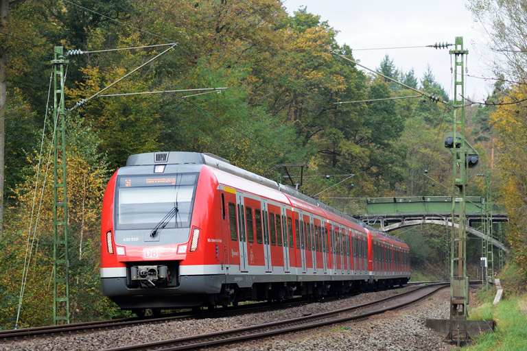 430 550 als S1 bei km 11,8 (Oktober 2014)