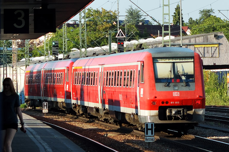 611 013 als Lt 22280 bei km 15,6 (Juni 2014)