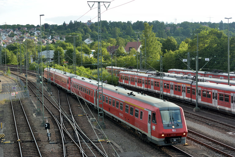 611 013 als Lt 22280 bei km 16,0 (Juni 2014)