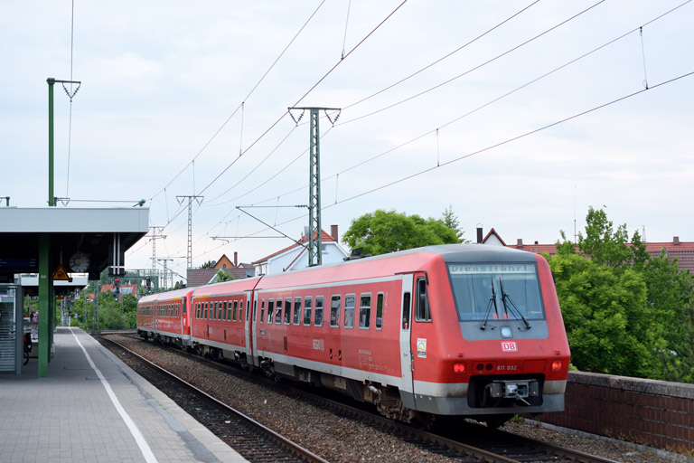611 032 als Lt 22280 bei km 16,8 (Juni 2014)
